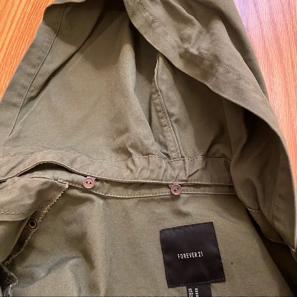 “Out of this world” jacket with pleather sleeves - Picture 6 of 6